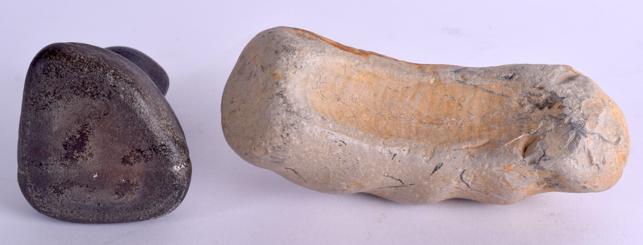 AN EARLY STONE AGE PESTLE together with an unusual hand held white stone tool. Pestle 10 cm high, - Bild 2 aus 2