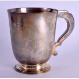 A 1960S ENGLISH SILVER TANKARD. Birmingham 1961. 10.2 oz. 11.5 cm high.