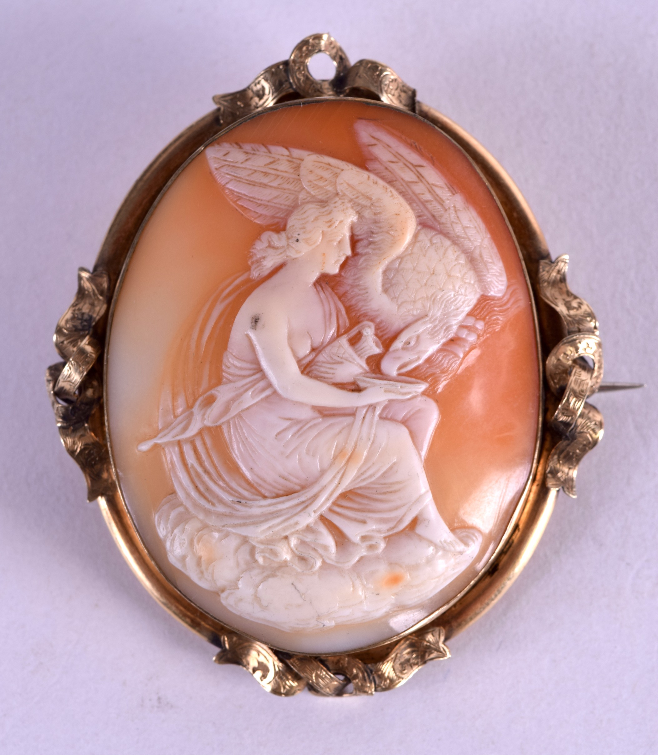 A LARGE VICTORIAN YELLOW METAL CAMEO BROOCH. 4.5 cm x 5.5 cm.