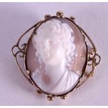 AN ANTIQUE 9 CT GOLD CAMEO BROOCH. 3.25 cm x 3 cm.