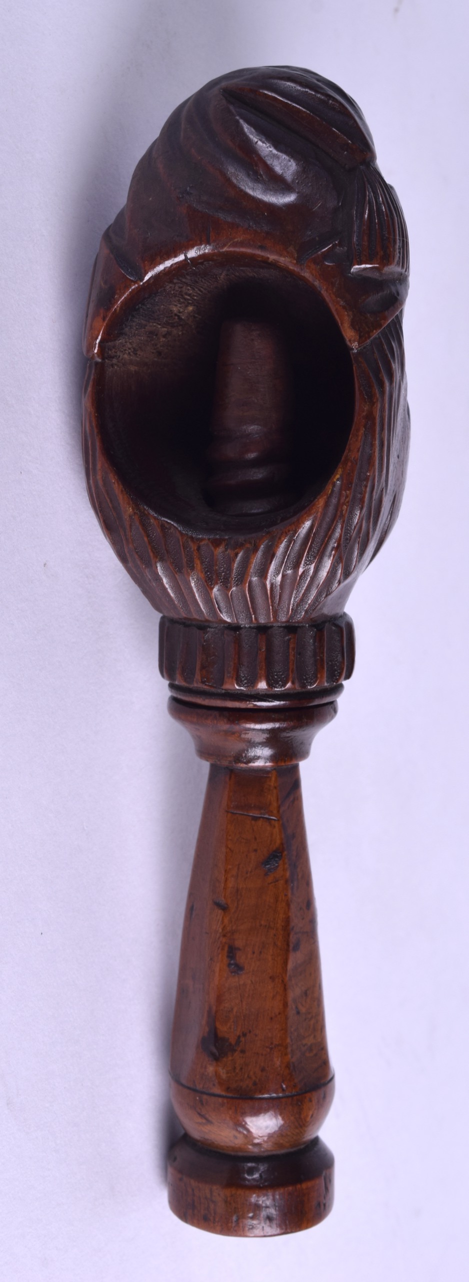AN 18TH CENTURY CARVED TREEN FIGURAL NUT CRACKER in the form of Punch. 15 cm long. - Bild 2 aus 2