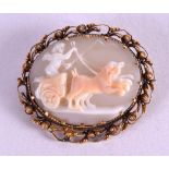 A SMALL ANTIQUE TWO TONE CAMEO BROOCH. 3.25 cm wide.