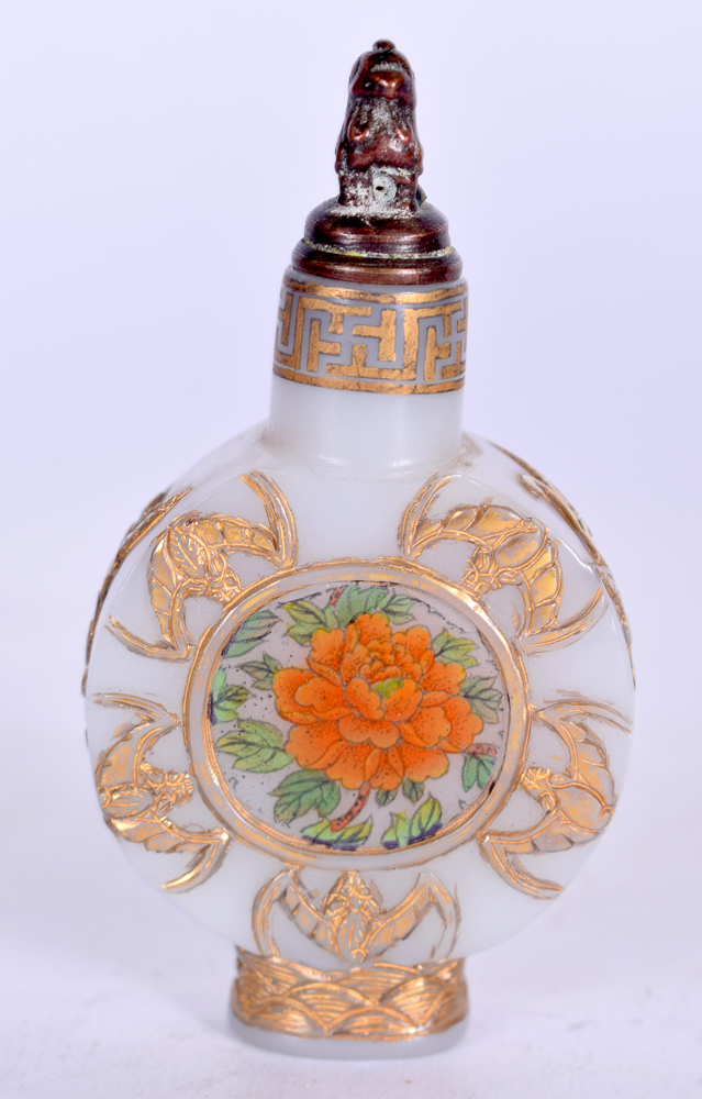 A 20TH CENTURY CHINESE HARDSTONE SNUFF BOTTLE, with painted central panel depicting flowers and
