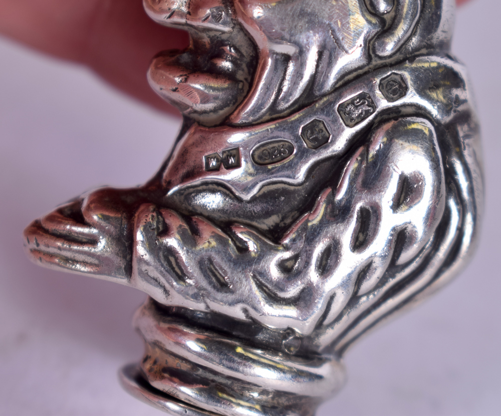 A SOLID SILVER VESTA CASE, in the form of Mr Punch. 5 cm high. - Image 2 of 2