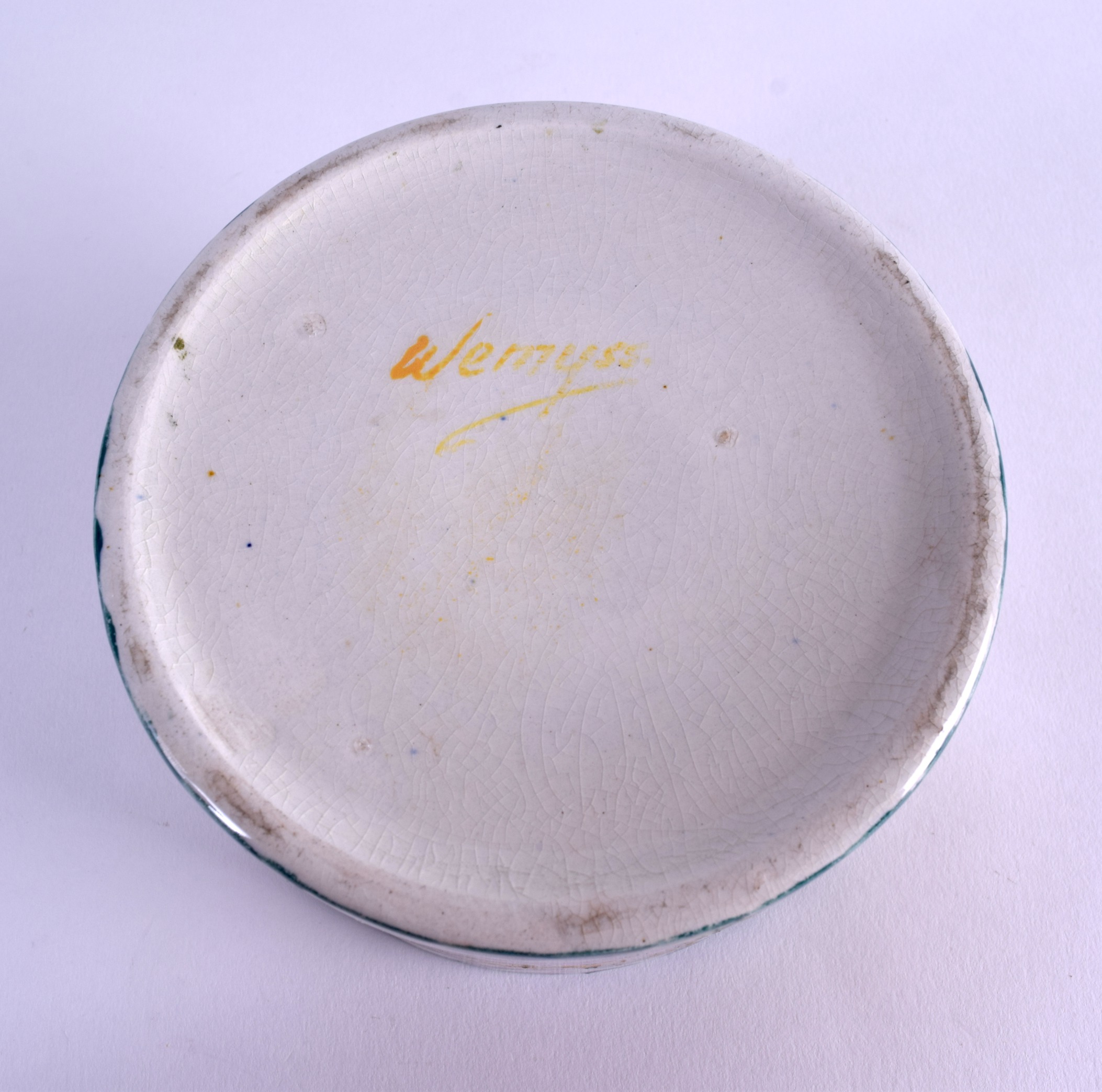 A SCOTTISH WEMYSS POTTERY BISCUIT BOX AND COVER painted with fruit. 13 cm x 9 cm. - Image 5 of 5