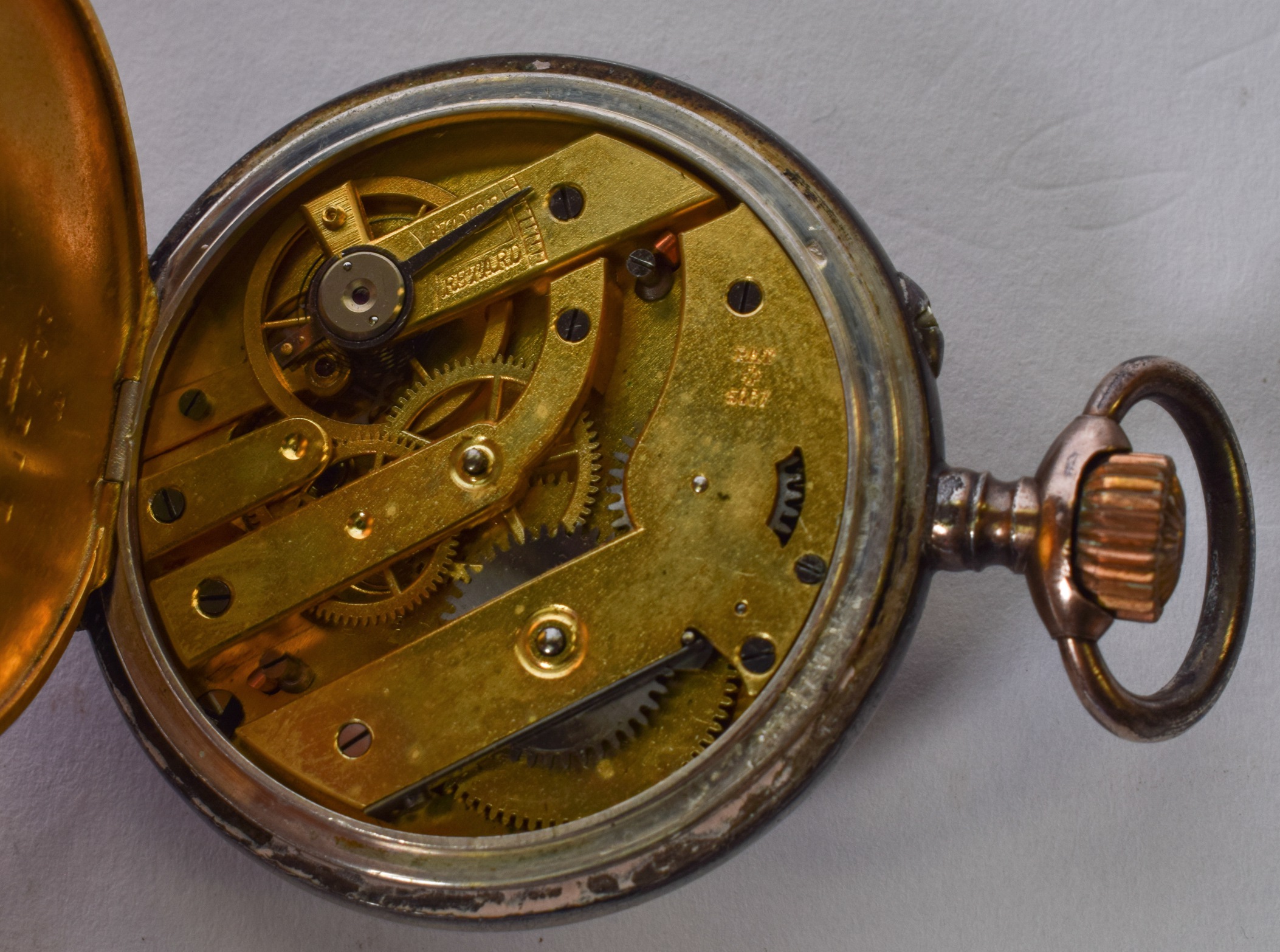 AN EARLY 20TH CENTURY SOLID SILVER POCKET WATCH, inner case stamped Sheffield marks, with white - Image 4 of 4