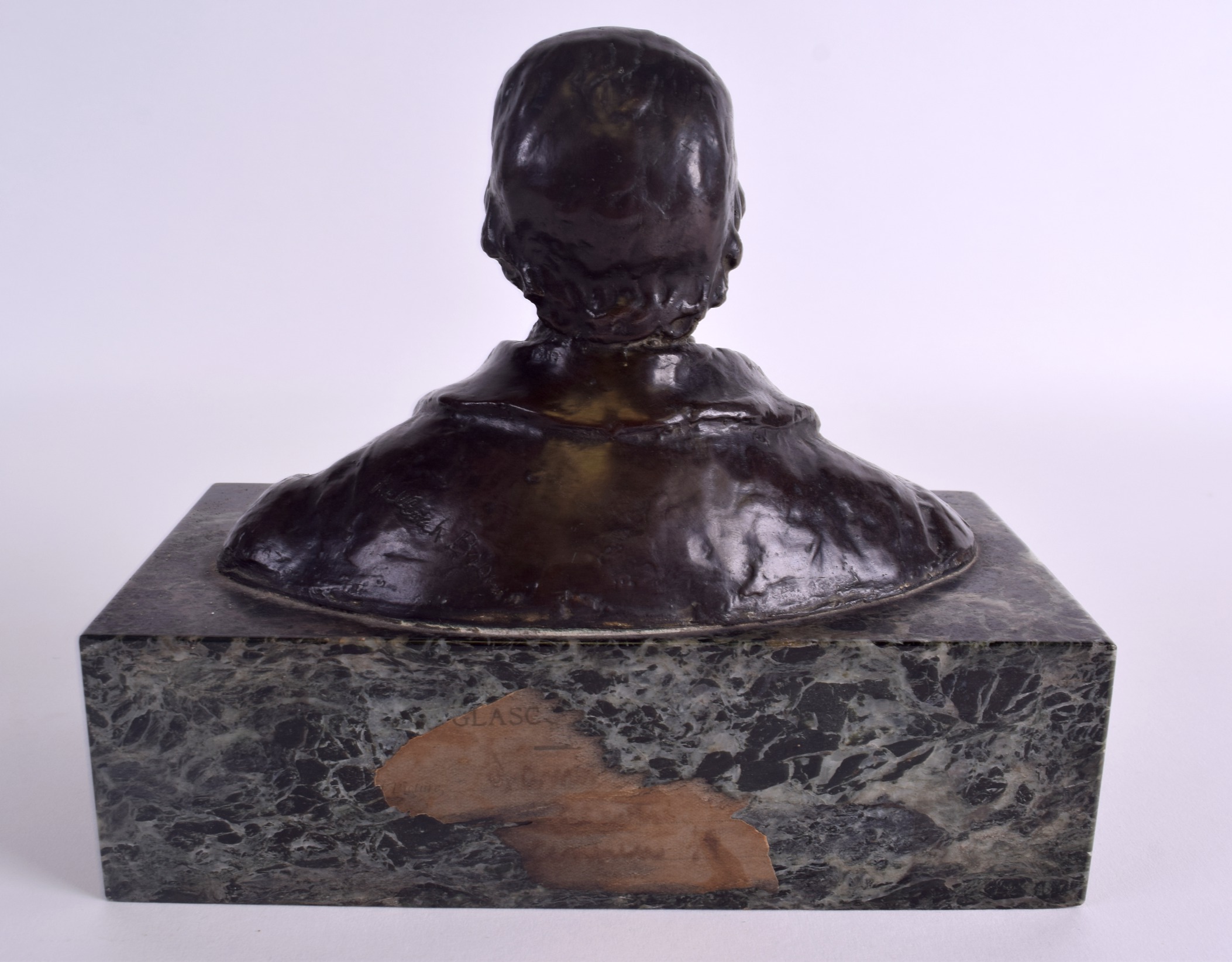 AN EARLY 20TH CENTURY SCOTTISH BUST OF A MALE possibly a composer, upon a green veined marble - Image 2 of 5