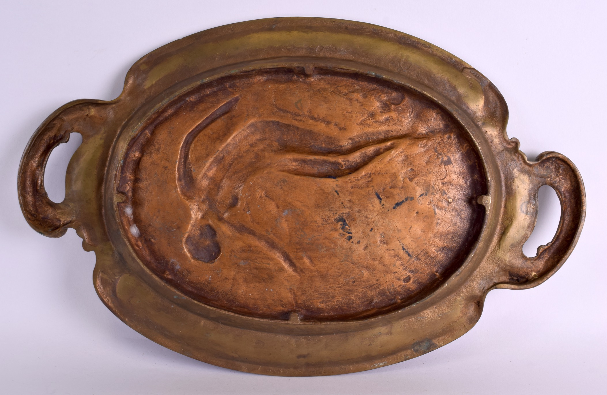 A 19TH CENTURY FRENCH ART NOUVEAU TWIN HANDLED BRONZE DISH decorated with a reclining female holding - Image 3 of 3