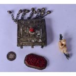 A CHINESE CINNABAR LACQUER BROOCH, together with a soapstone monkey etc. (4)