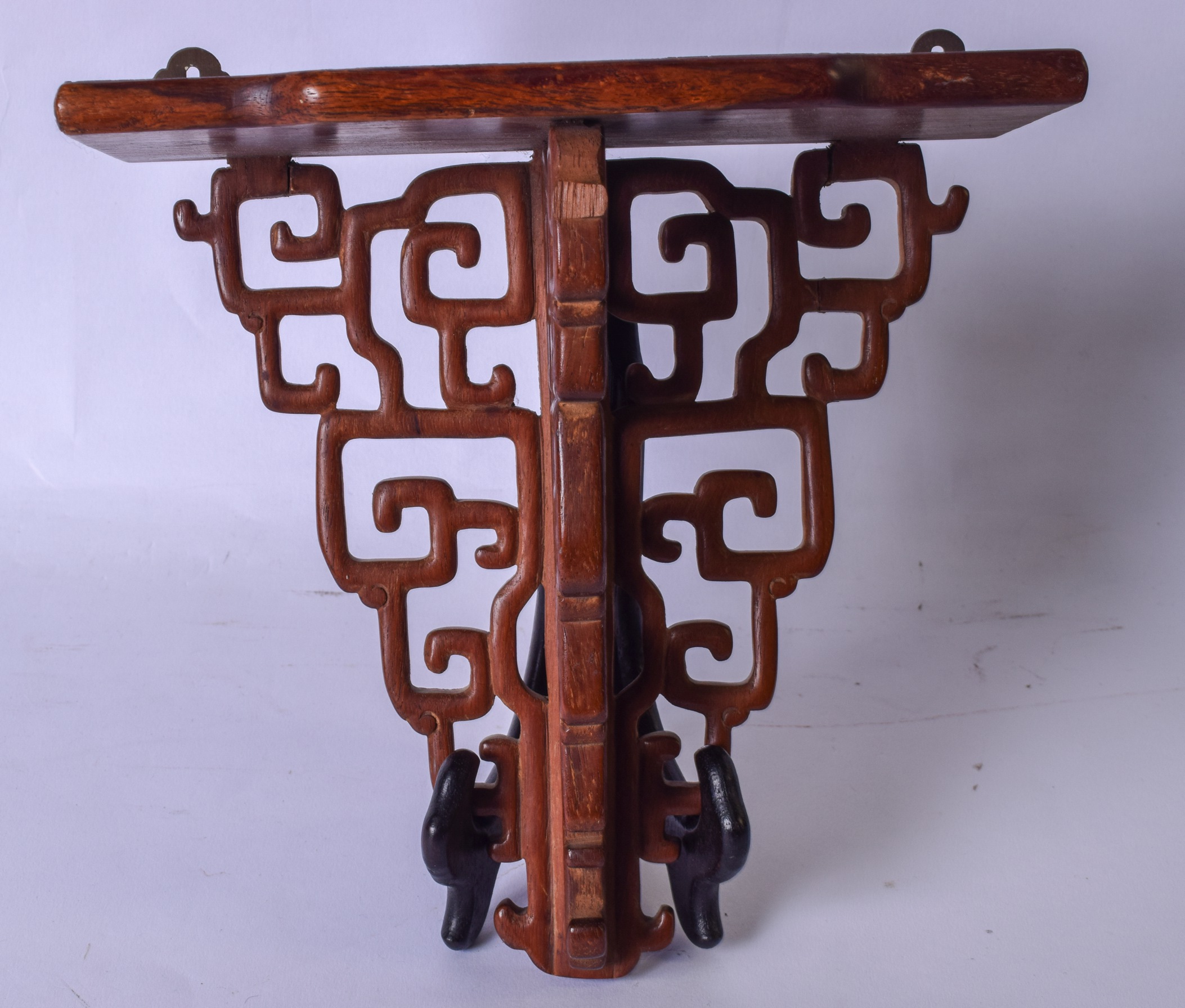 AN EARLY 20TH CENTURY CHINESE CARVED HARDWOOD DISPLAY SHELF OR BRACKET, formed with Greek key type - Image 2 of 4