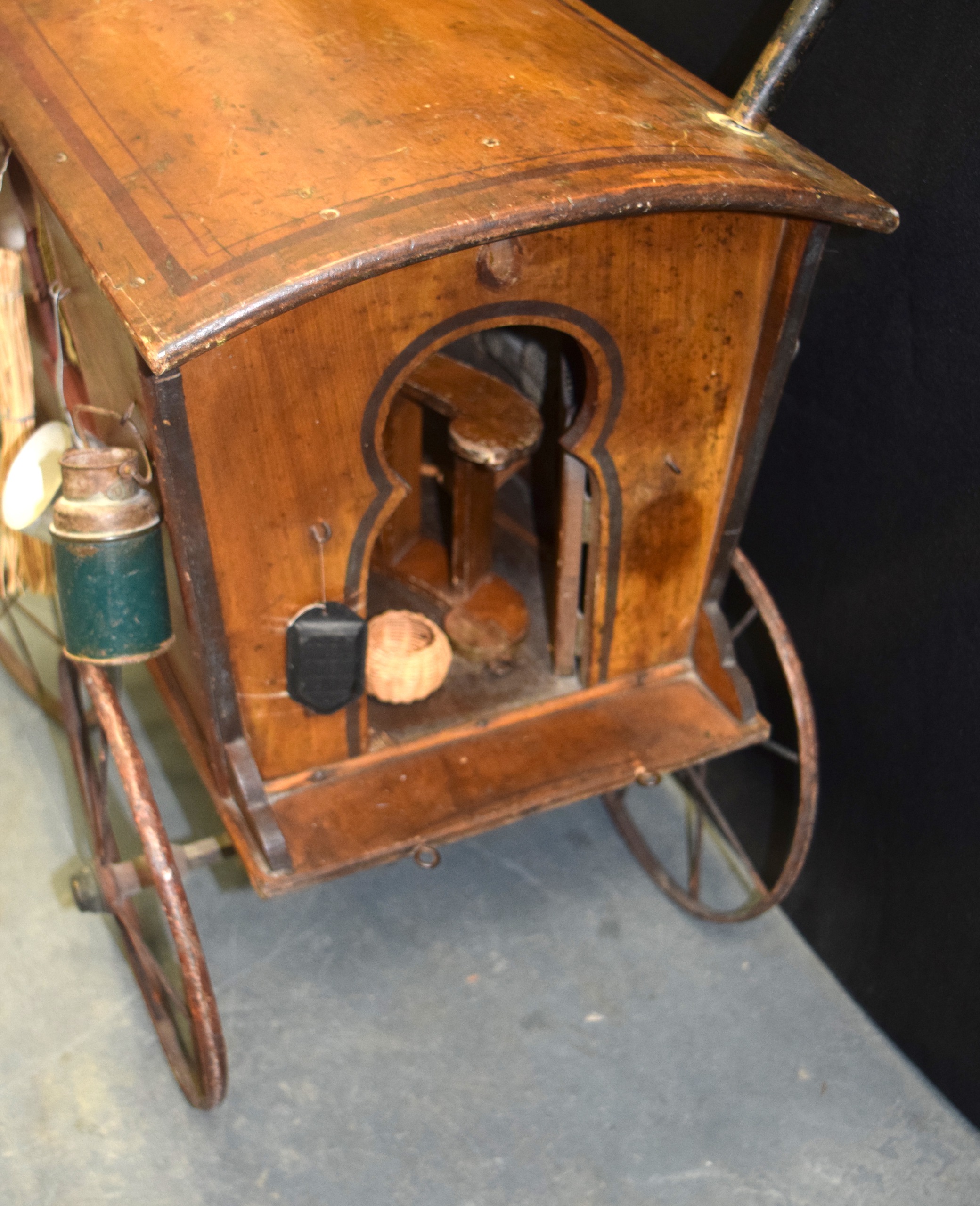 AN EARLY 20TH CENTURY EUROPEAN CARVED WOOD GYPSY WAGON with several additions and hanging pots & - Image 4 of 4