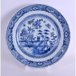 AN EARLY 18TH CENTURY CHINESE BLUE AND WHITE CIRCULAR PLATE Yongzheng/Qianlong, painted with a zig