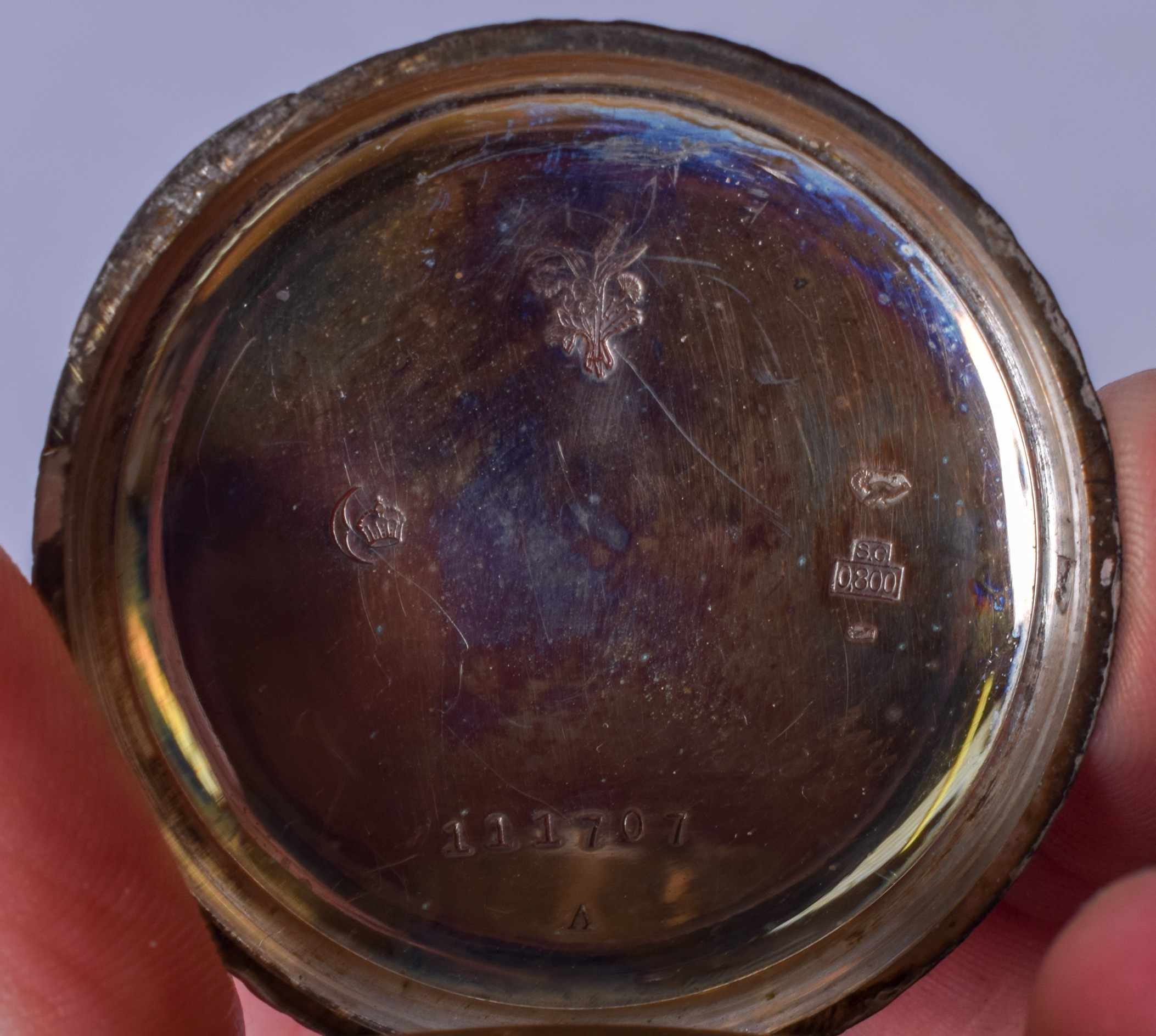 AN EARLY 20TH CENTURY SOLID SILVER POCKET WATCH, inner case stamped Sheffield marks, with white - Image 3 of 4