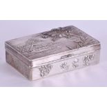 A LATE 19TH CENTURY JAPANESE MEIJI PERIOD WHITE METAL SNUFF BOX decorated with flowers and