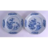 A PAIR OF 18TH CENTURY CHINESE EXPORT BLUE AND WHITE PLATES Qianlong, painted with foliage. 23 cm