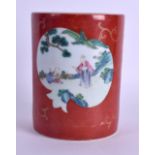 AN 18TH/19TH CENTURY CHINESE CORAL GROUND PORCELAIN BRUSH POT Qianlong/Jiaqing, painted with figures