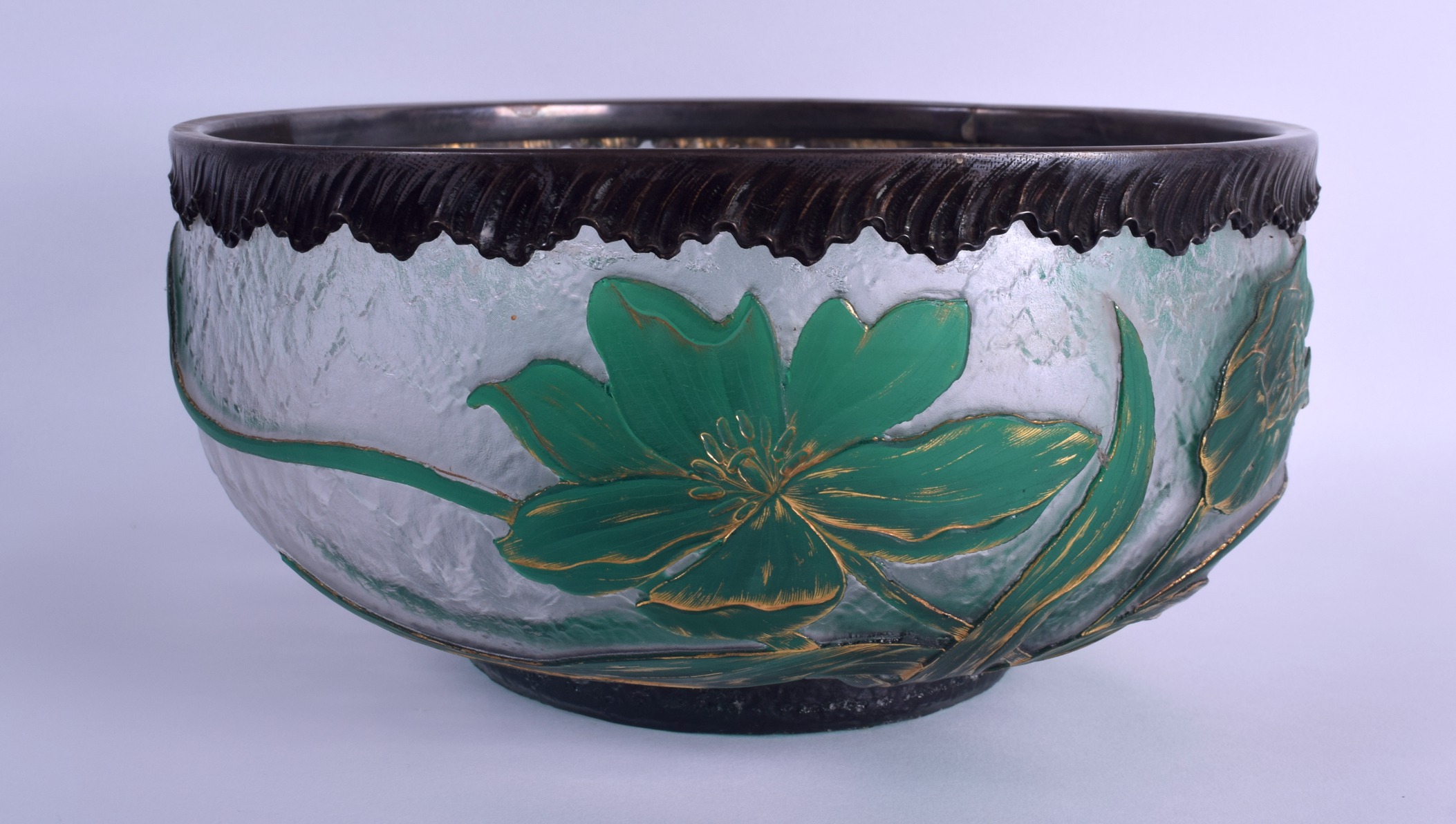 A LARGE FRENCH ART NOUVEAU DAUM NANCY CAMEO GLASS BOWL with acanthus capped overlay to the rim. 25