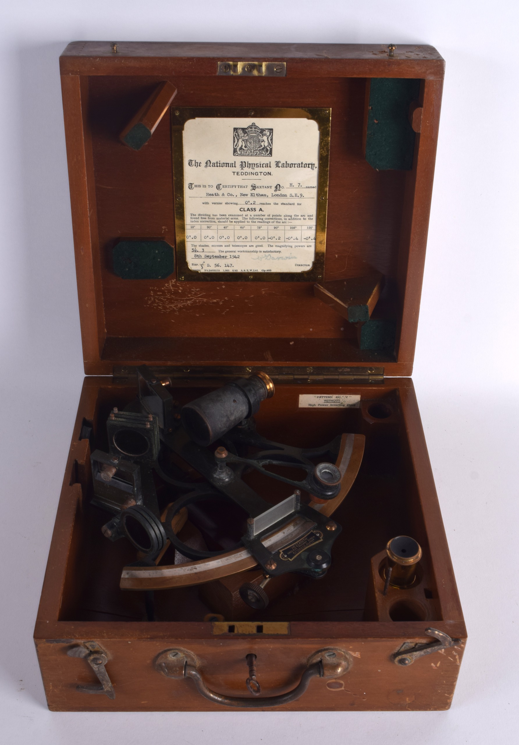 A CASED HEATH & CO OF LONDON HEZZANITH AUTOMATIC CLAMPING INSTRUMENT. 18 cm x 21 cm.