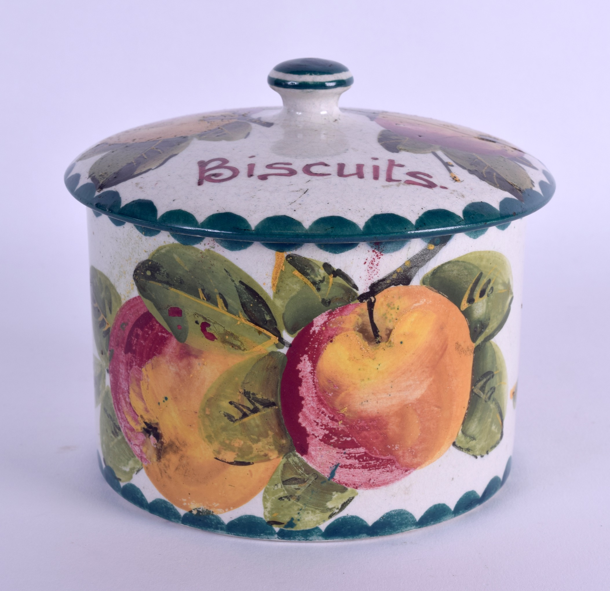 A SCOTTISH WEMYSS POTTERY BISCUIT BOX AND COVER painted with fruit. 13 cm x 9 cm.