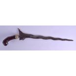 A 19TH CENTURY MIDDLE EASTERN KRISS DAGGER with seaweed effect to blade. 46 cm long.
