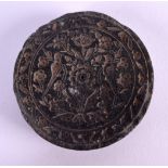AN 18TH CENTURY PERSIAN CENTRAL ASIAN STONE SEAL formed with birds amongst foliage. 9.25 cm