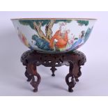 AN EARLY 19TH CENTURY CHINESE FAMILLE ROSE PORCELAIN BOWL Jiaqing mark and period, painted with