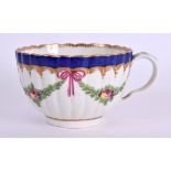 AN 18TH CENTURY WORCESTER DALHOUSIE RIBBED CUP with unusual internally painted puce urn. 8.5 cm