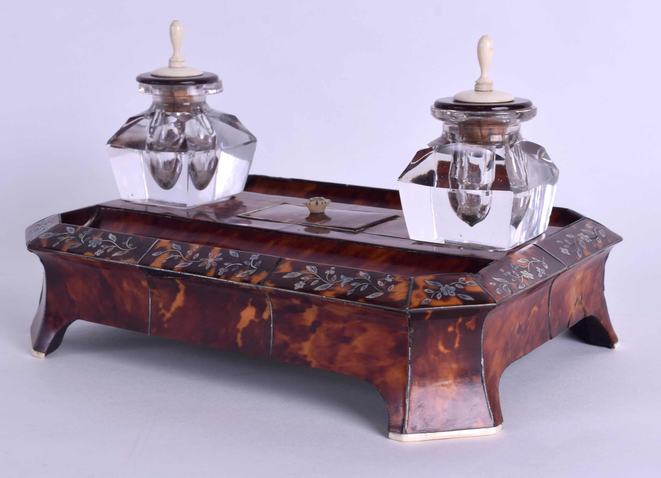 AN EARLY 19TH CENTURY REGENCY TORTOISESHELL AND MOTHER OF PEARL DESK STAND decorated with - Image 2 of 6