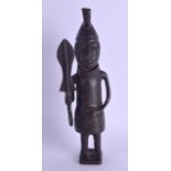 A 19TH CENTURY AFRICAN TRIBAL BENIM BRONZE FIGURE OF A STANDING MALE modelled holding a knife. 21 cm