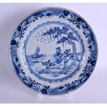 AN EARLY 18TH CENTURY CHINESE BLUE AND WHITE PORCELAIN PLATE Qianlong, painted with figures before a