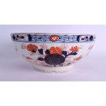 A LARGE 19TH CENTURY JAPANESE MEIJI PERIOD IMARI BOWL painted with floral sprays and vines. 30 cm