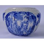 AN EARLY 20TH CENTURY JAPANESE MEIJI PERIOD PORCELAIN JARDINIERE, decorated in relief with figures