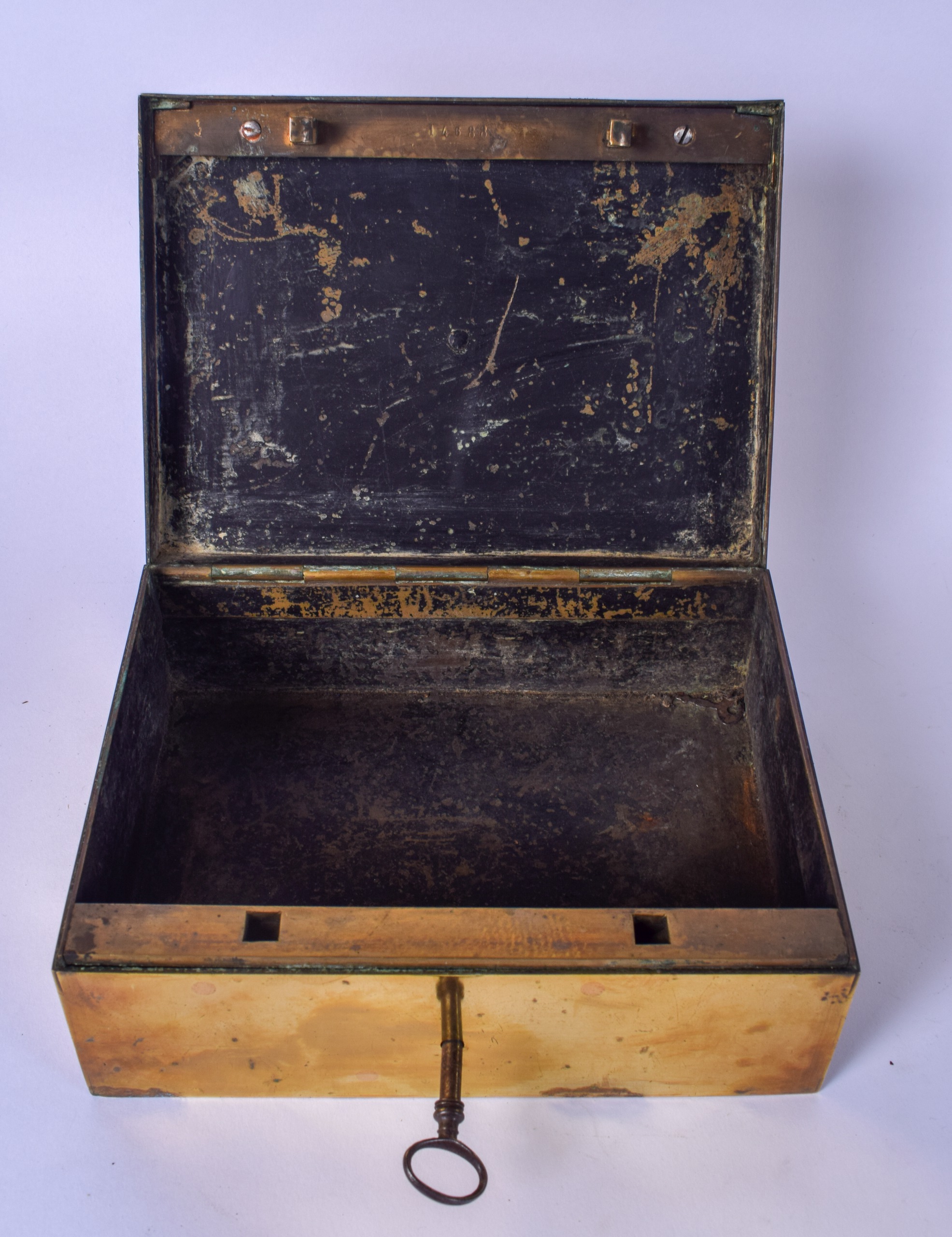 A HEAVY BRASS BOX WITH OCTAGONAL HANDLE, complete with original key. 20 cm wide. - Image 3 of 4