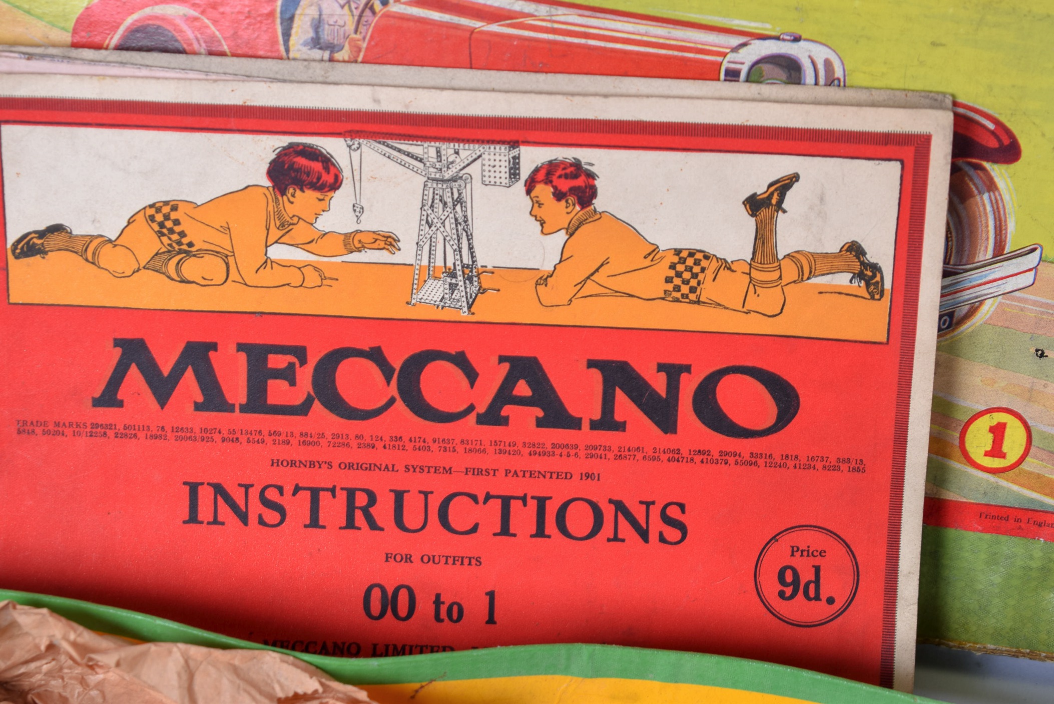 A RARE MECCANO MOTOR CAR CONSTRUCTOR KIT, contained within original box. - Image 5 of 5