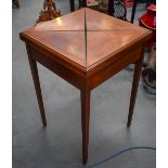 AN EARLY 20TH CENTURY MAHOGANY ENVELOPE CARD TABLE, with satinwood inlaid decoration. 73 cm x 72