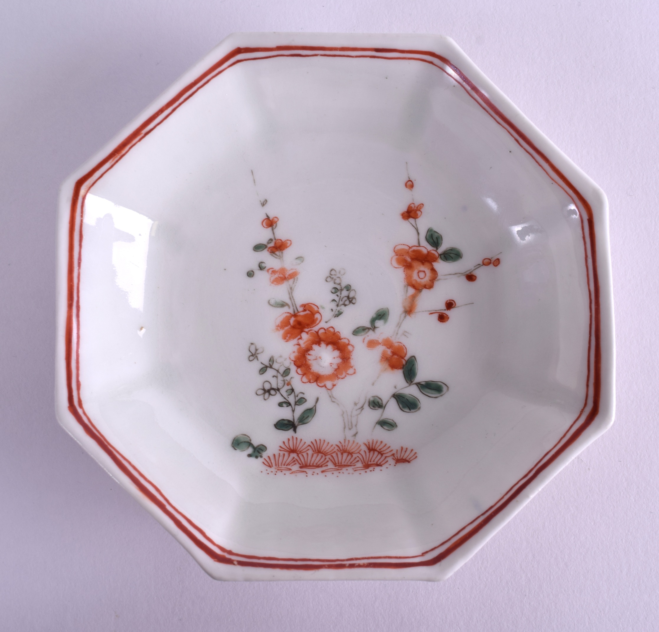 AN 18TH CENTURY EUROPEAN KAKIEMON OCTAGONAL PORCELAIN DISH possibly Vienna or Meissen, painted