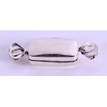 A SMALL SILVER SWEETIE CASE PILL BOX. 6 cm wide.