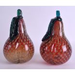 AN UNUSUAL PAIR OF MURANO GLASS PEARS. 19 cm high.