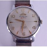 A VINTAGE OVERSIZED ATLANTIC WORLDMASTER WRISTWATCH. 3.5 cm diameter.