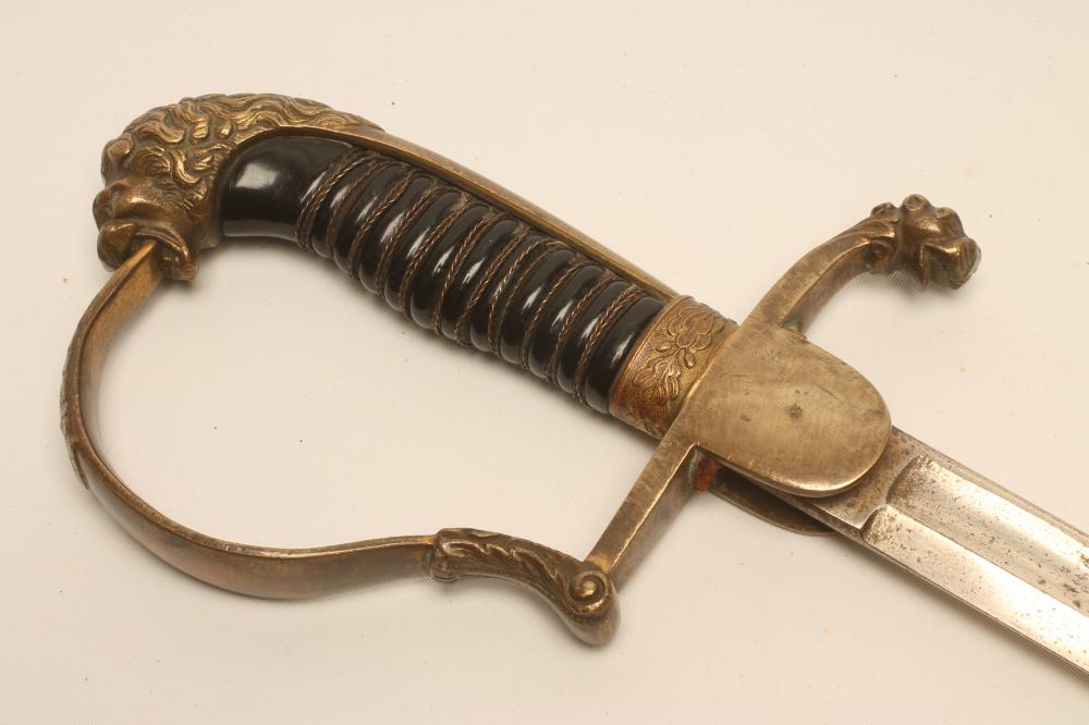 A DUTCH INFANTRY OFFICER'S SWORD, with 34" curved blade inscribed "YZERHOUWER", brass hilt with lion - Bild 5 aus 7