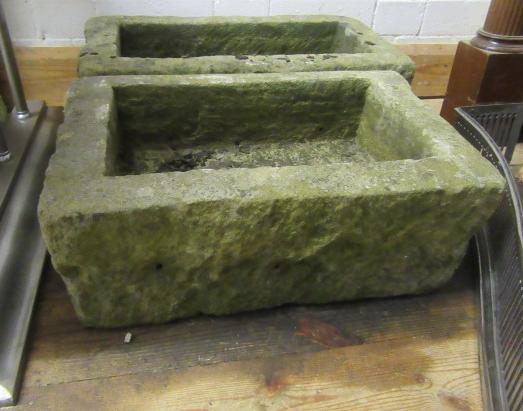 A SMALL OBLONG SANDSTONE TROUGH, 20 1/2" x 7", together with another similar, 17 1/2" x 11" x 7" (2) - Bild 2 aus 2
