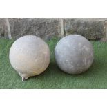 A PAIR OF SANDSTONE BALL FINIALS, 10" high (Est. plus 21% premium inc. VAT)