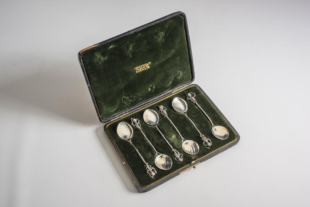 A SET OF SIX LIBERTY & CO. AESTHETIC SILVER TEASPOONS, London import marks for 1893 and 1894 (