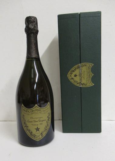 One bottle 1985 Moet & Chandon Dom Perignon, boxed