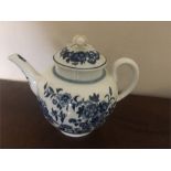 Worcester 18th c b/w Fence pattern teapot 15cms high