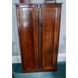 Fine quality early 19thC mahogany book case of unusual proportians