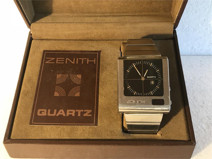 A Gents 1970’s Zenith stainless steel quartz watch with original box and papers. - Image 3 of 3