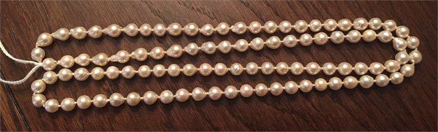 Cultured pearl necklace.