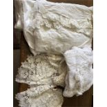 Selection linen and lace inc. 19thC nightdress, lace collar etc.