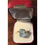 18ct gold baguette cut aquamarine ring O